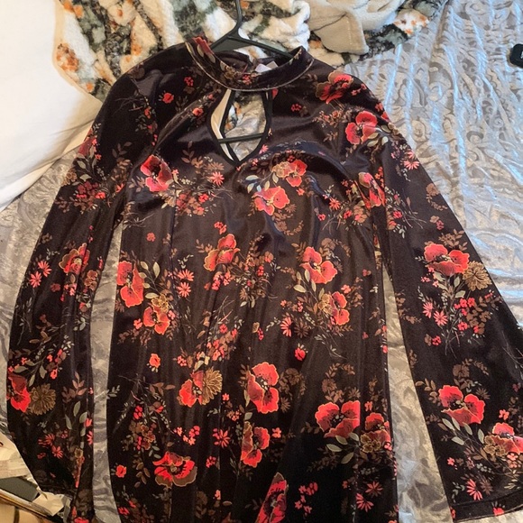 Dress - Picture 1 of 1